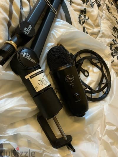 Blue Yeti mic with Stand