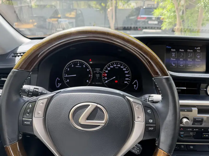 لكزس ES 350 Model 2015406103039170334726
