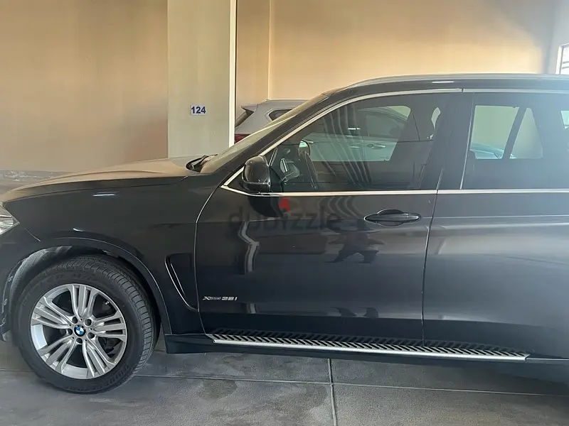 BMW 5-Series 2016407112430733895685