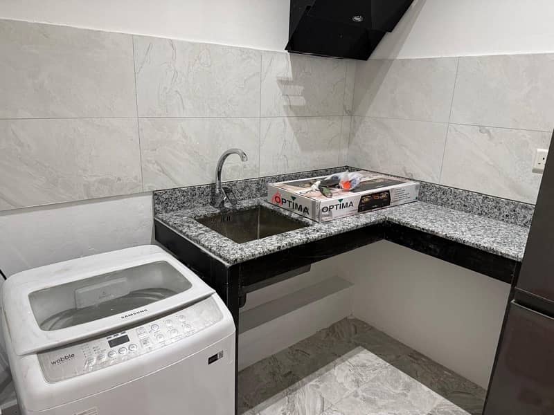 Fully furnish studio flat 4