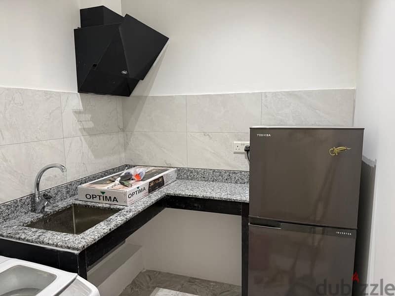 Fully furnish studio flat 5