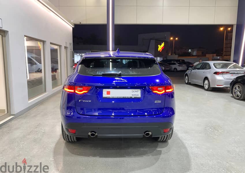 Jaguar F-PACE 4