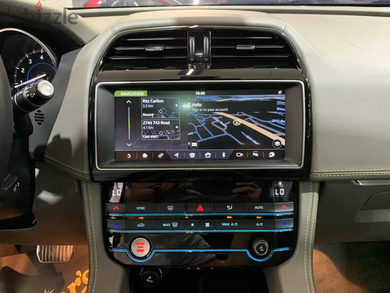 Jaguar F-PACE 15