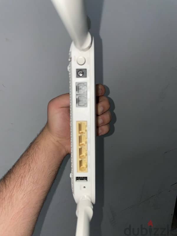 For Sale: BNET WiFi Router (Like New Condition) 6