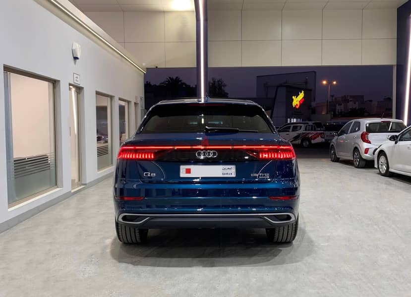 Audi Q8 4