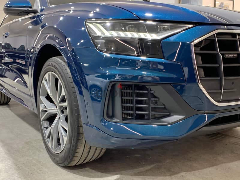 Audi Q8 6