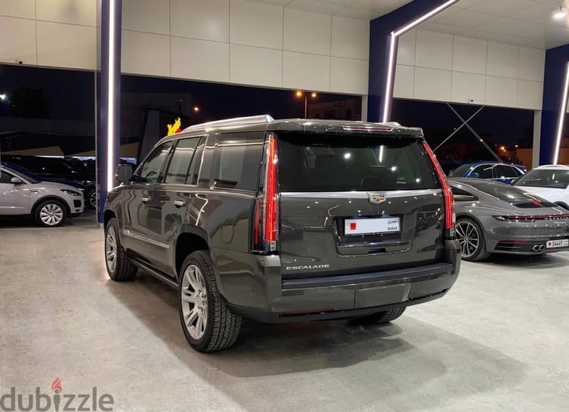 Cadillac Escalade (36,000 Kms) 2