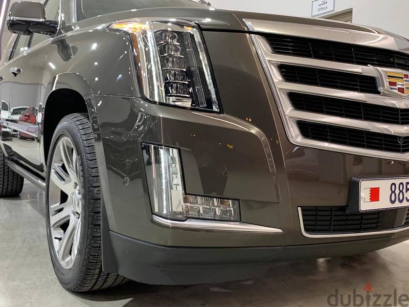 Cadillac Escalade (36,000 Kms) 6