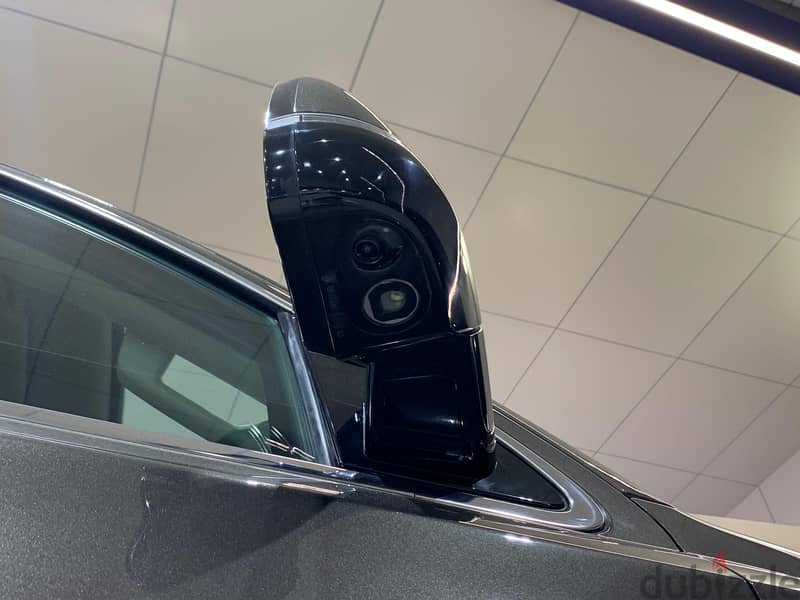 Cadillac Escalade (36,000 Kms) 8