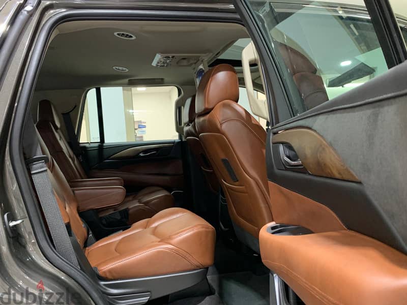 Cadillac Escalade (36,000 Kms) 11