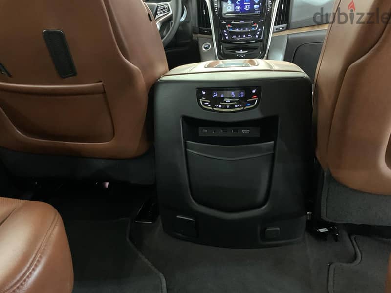 Cadillac Escalade (36,000 Kms) 14