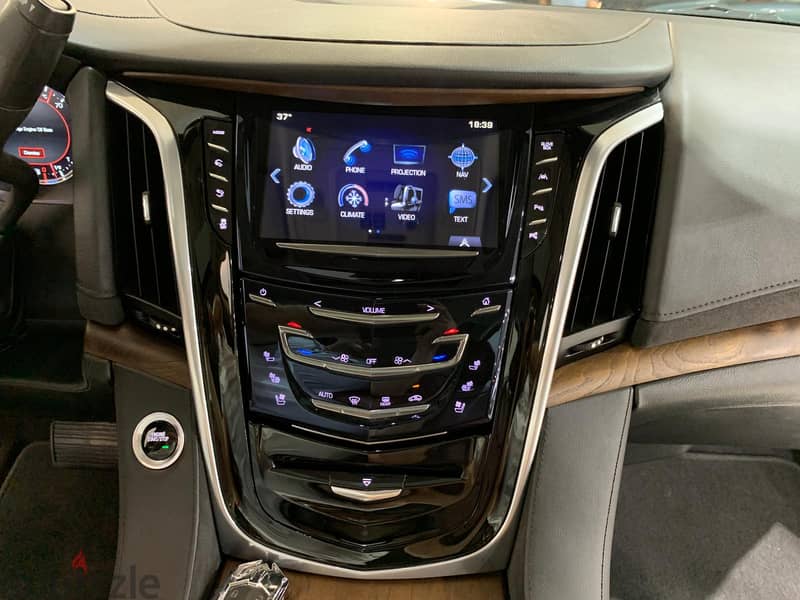 Cadillac Escalade (36,000 Kms) 18