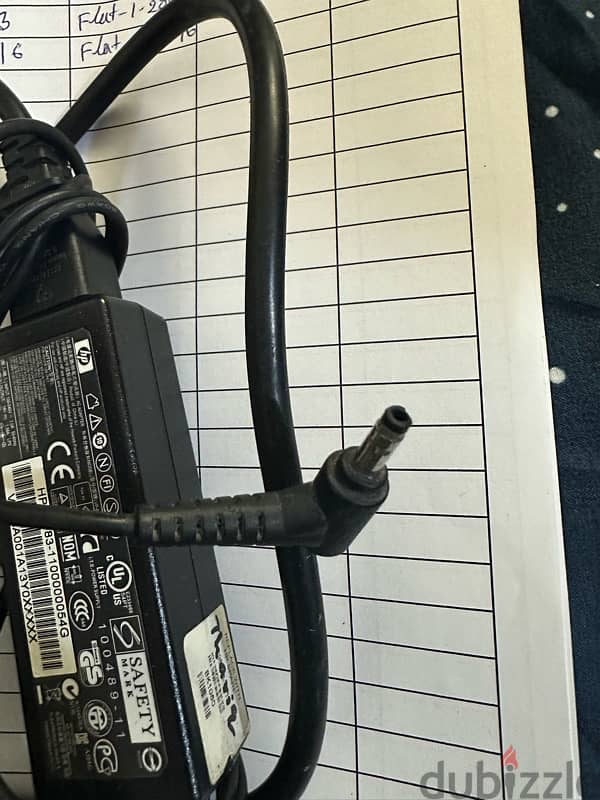 hp laptop charger 19. volt original 3