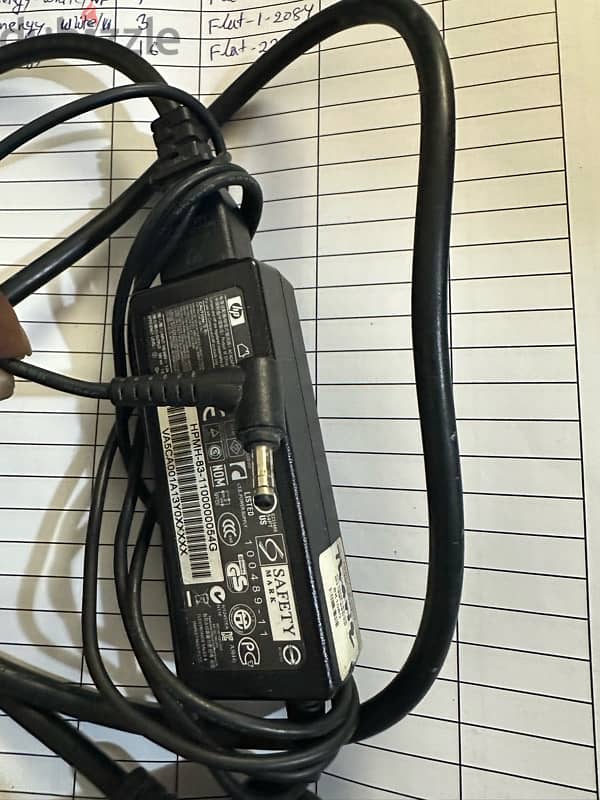 hp laptop charger 19. volt original 5