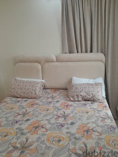  **Stylish Designer Bed with Premium Medicated Mattress – Only 135