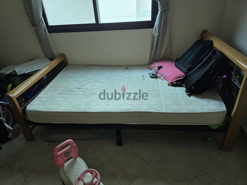 queen size bed with mattress 1