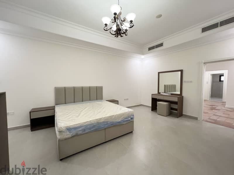 Furnished 4BR Compound Villa | Janabiya | Garden & Patio 6