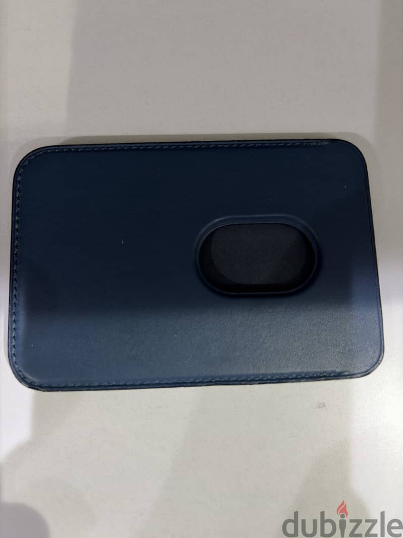 Apple magnetic wallet 1