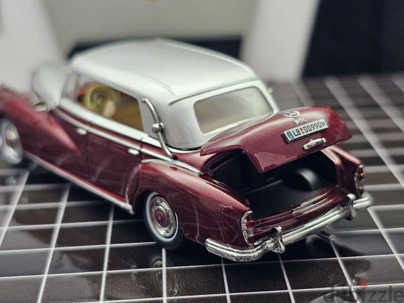 Mercedes-Benz 300d Cabriolet (W189)  Scale: 1:64 8