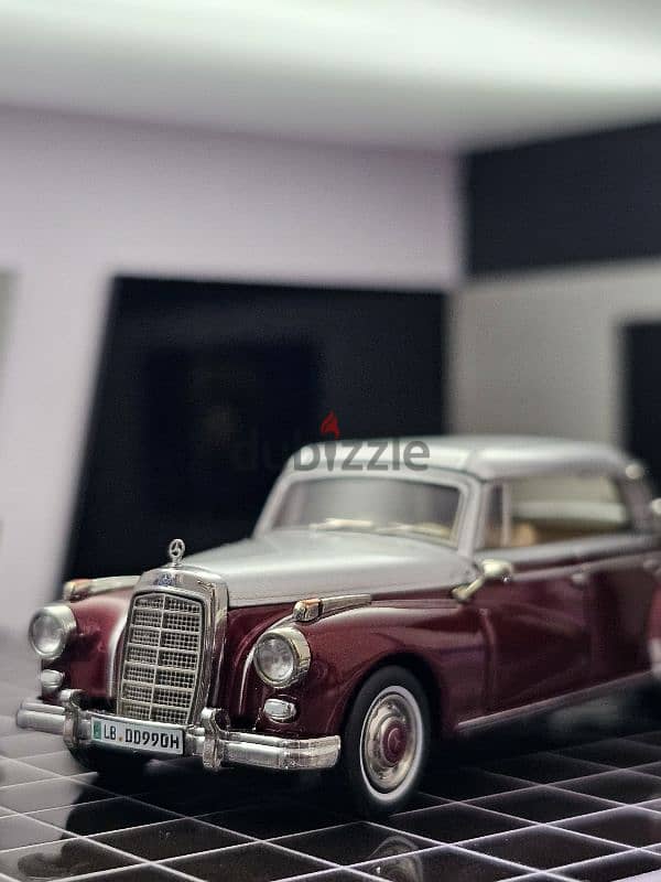 Mercedes-Benz 300d Cabriolet (W189)  Scale: 1:64 10