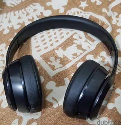 beats Bluetooth headphone