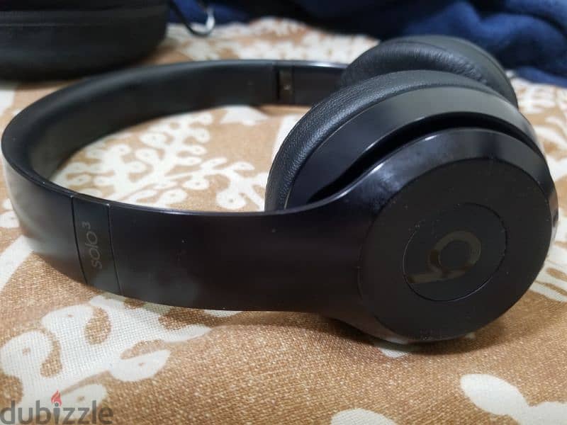 beats Bluetooth headphone 2