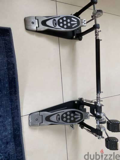 Pearl P-122TW drums double pedal