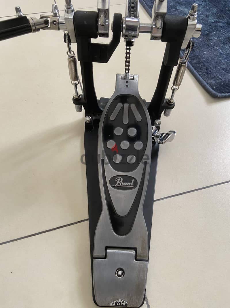 Pearl P-122TW drums double pedal 1