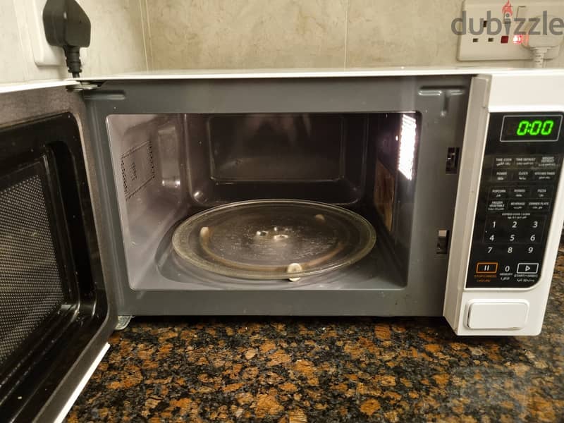 The microwave oven is not working. 1