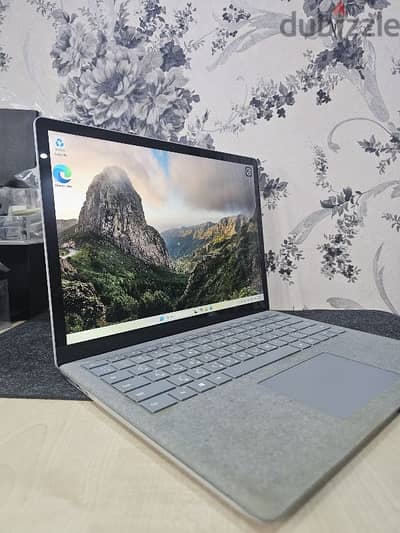 Microsoft laptop i5 8gb 256gb