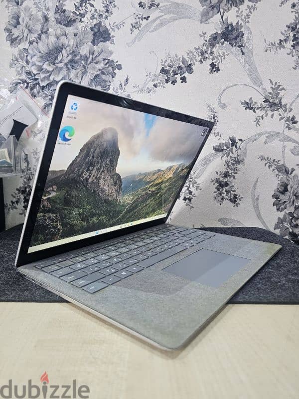 Microsoft laptop i5 8gb 256gb 1