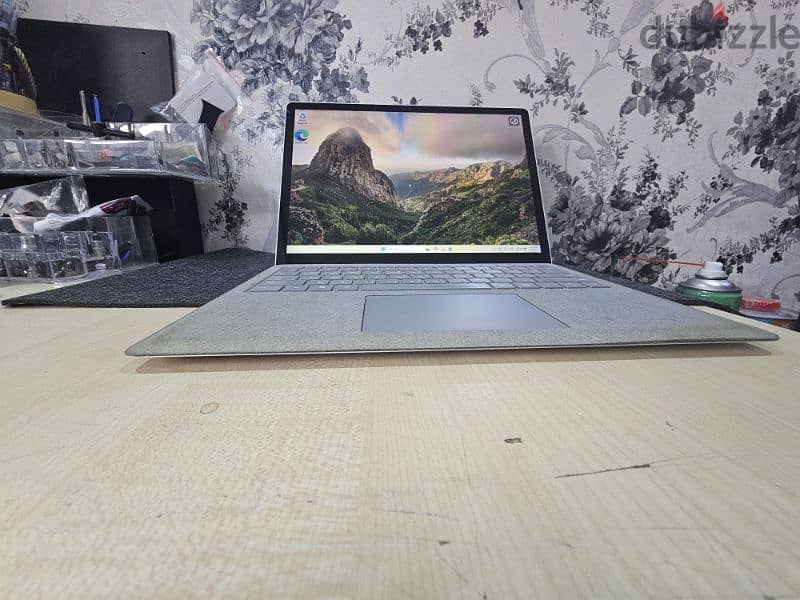 Microsoft laptop i5 8gb 256gb 2