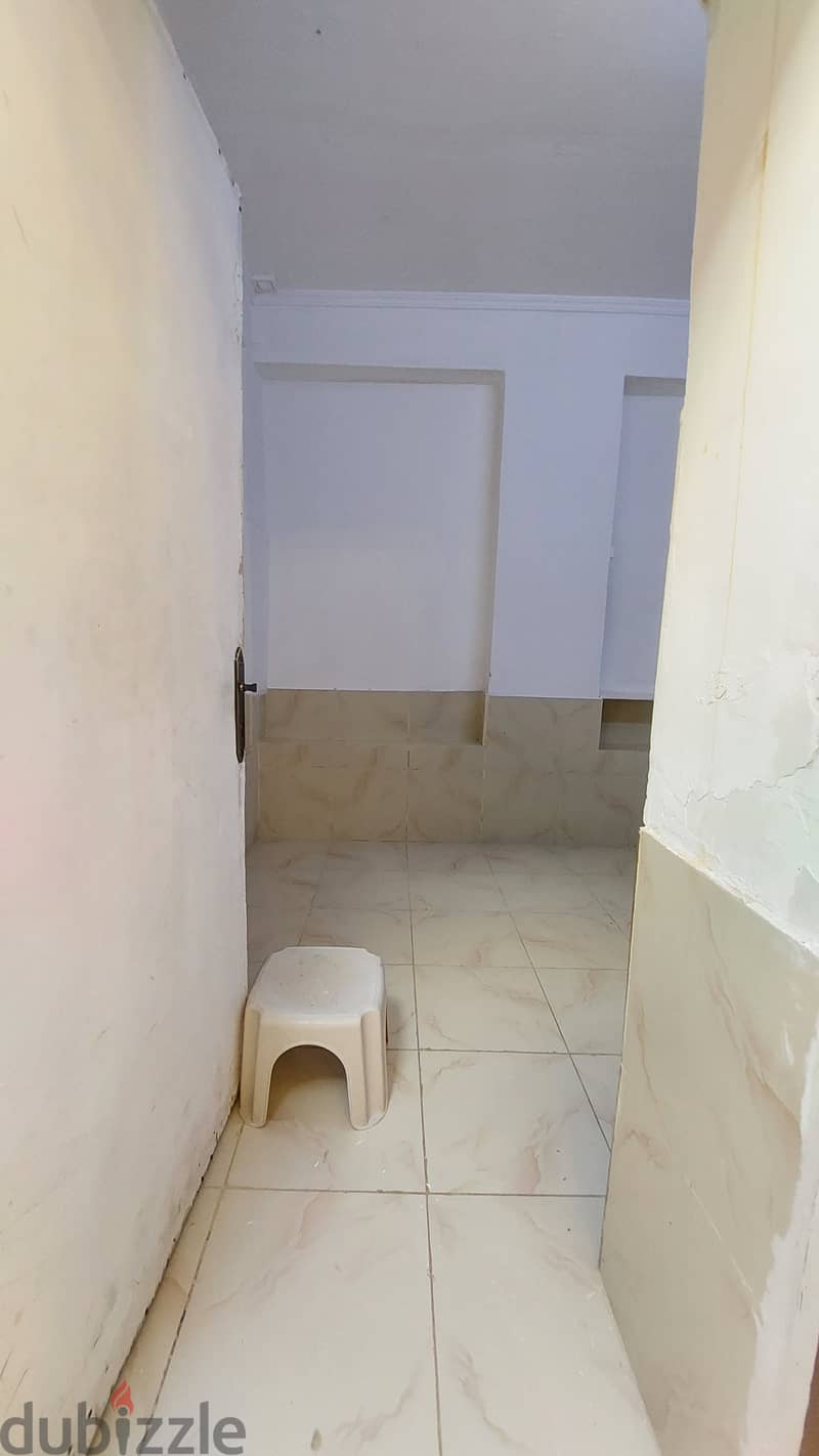 Room for rent behind kfc al hoora 5