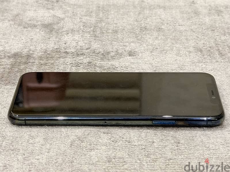 Apple iPhone 11 Pro Max with complete box 5
