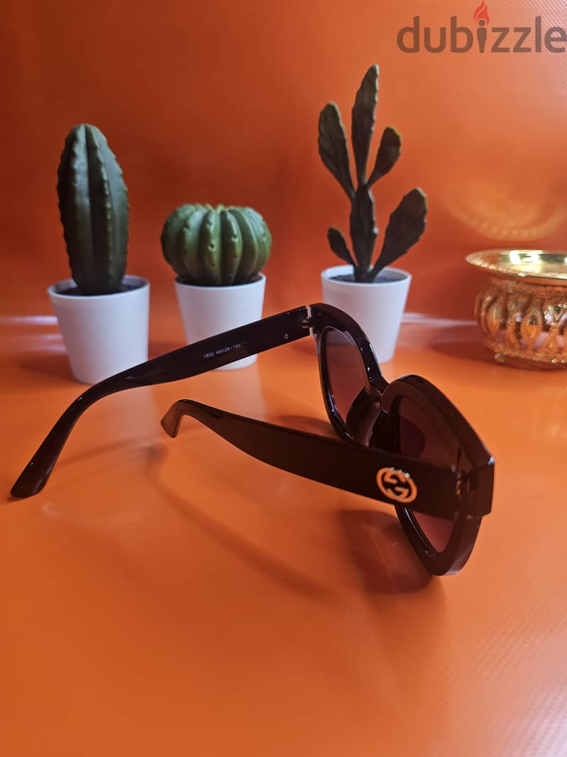 Gucci 3 women sunglasses - clean used 1