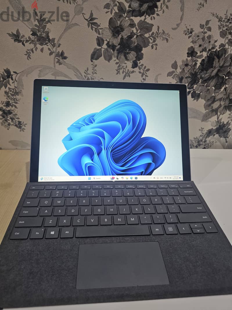 Surface Pro i5 4gb 128Gb 100BD keyboard+ surface+charger 3