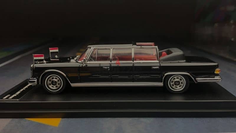 1:64 Mercedes-Benz Pullman 600 diecast 4