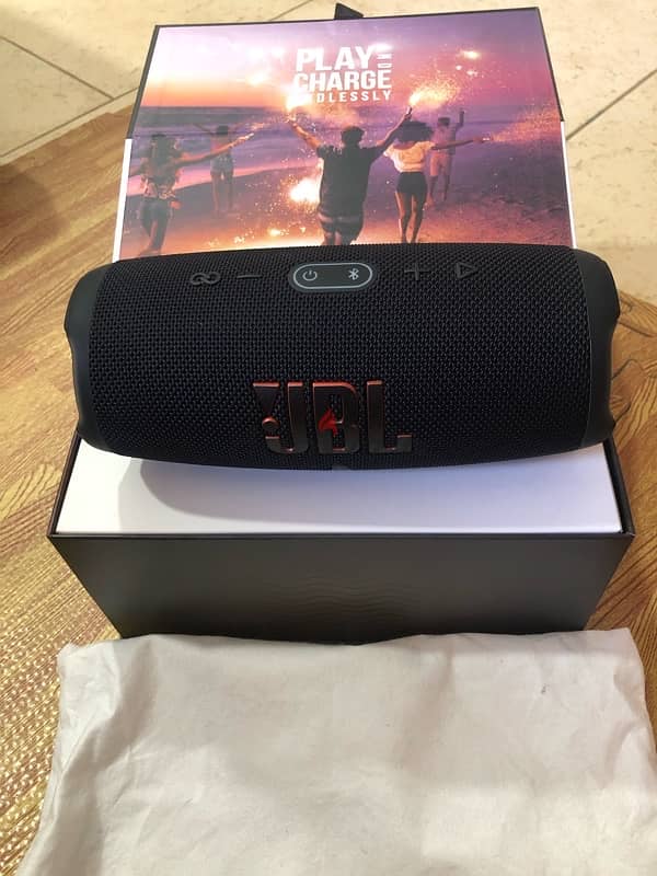 2pcs original g shock & jbl charge 5 package 11