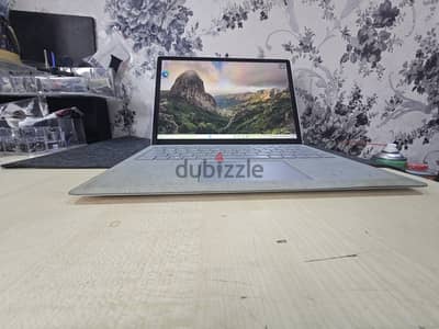 Microsoft Surface laptop Core i5 8gb 256gb 110BD
