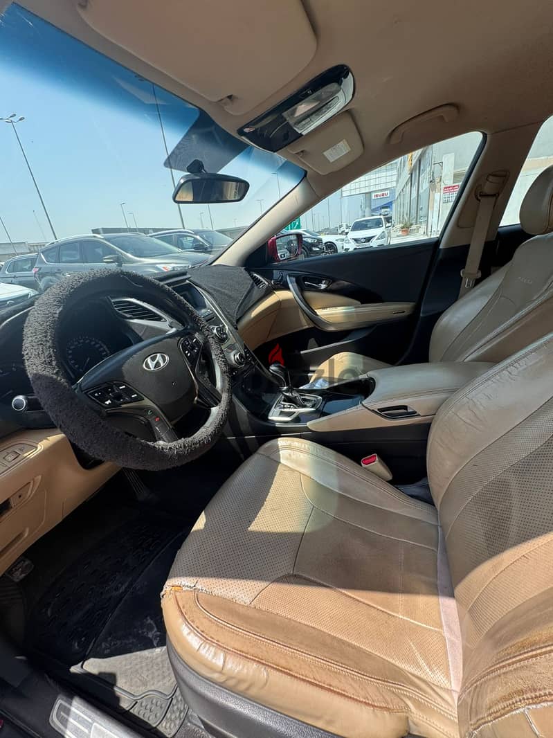 Hyundai Azera 2012 Red 4