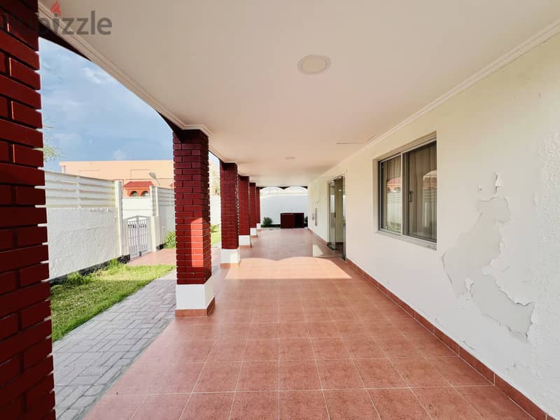 4BR Villa in Aali | Private Backyard & BBQ | Maid Room 1