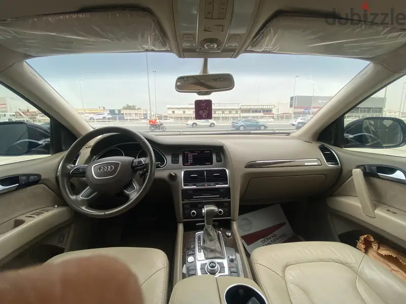 أودي Q7 لعام 2015 باللون الأسود440556804512174084