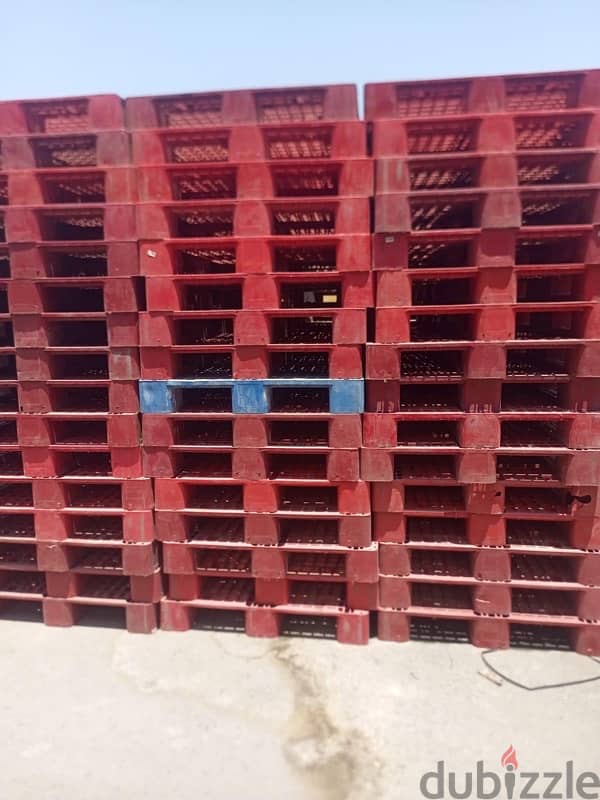 WOODEN PALLETS , Plastic 4