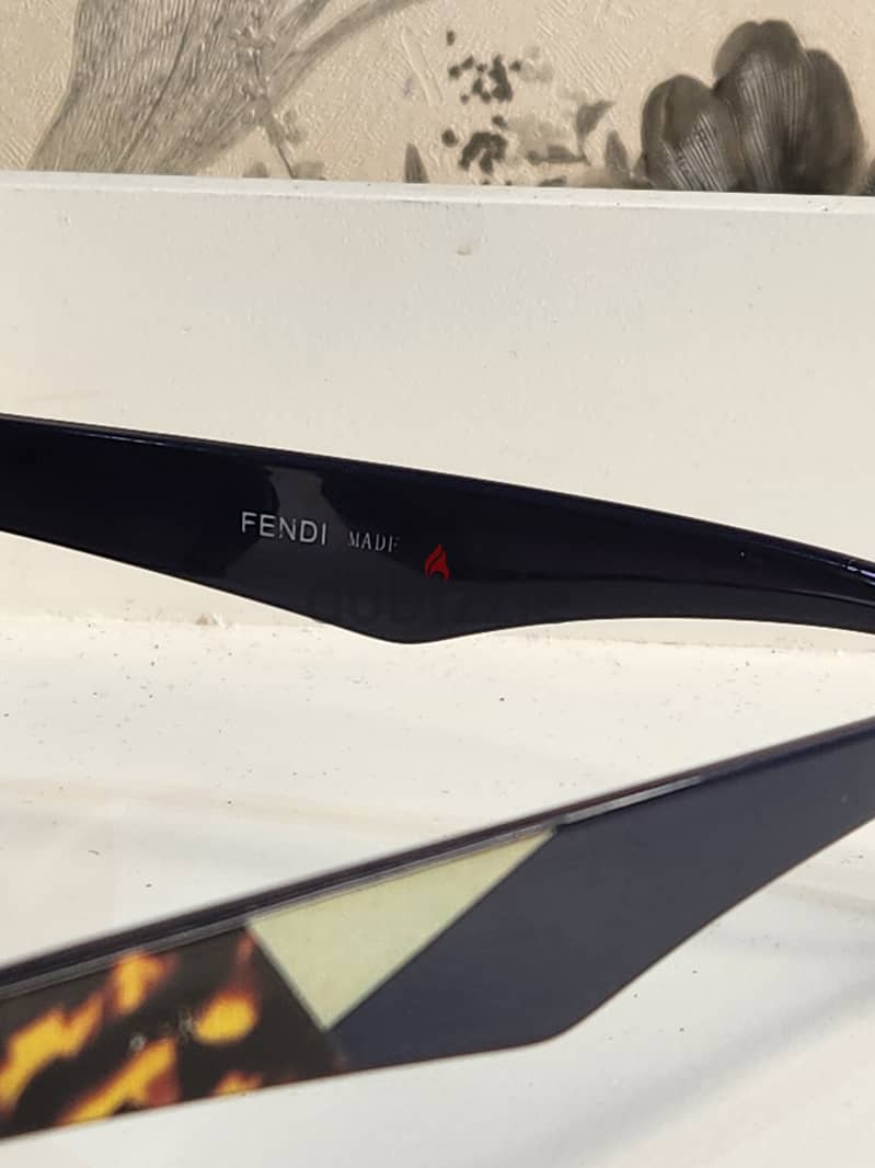 نظارات النخبة: تشكيلة فندي وتوم فورد الأصلية Elite Eyewear: Authentic 4