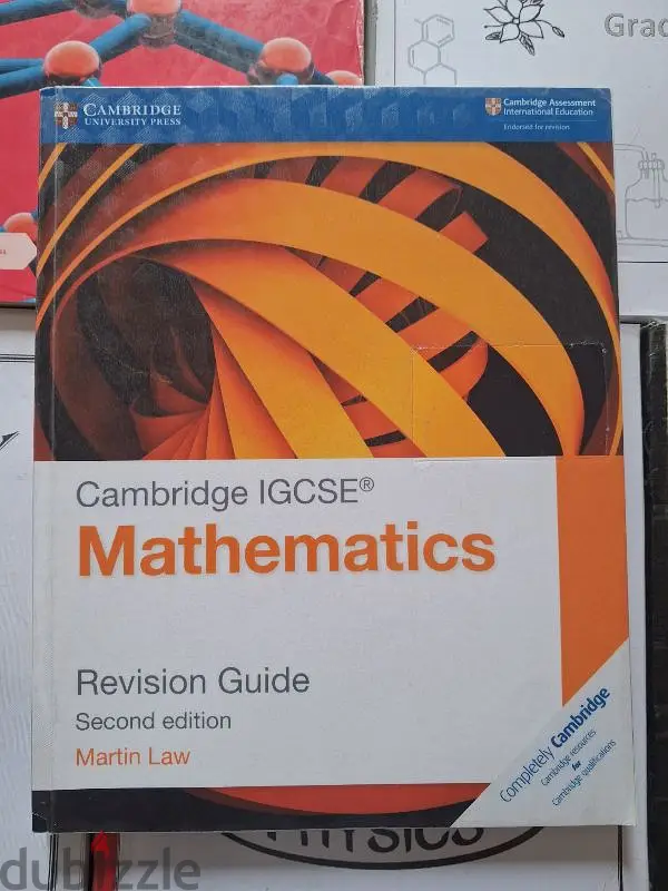 كتب كامبريدج لامتحانات IGCSE معروضة للبيع، عاجل