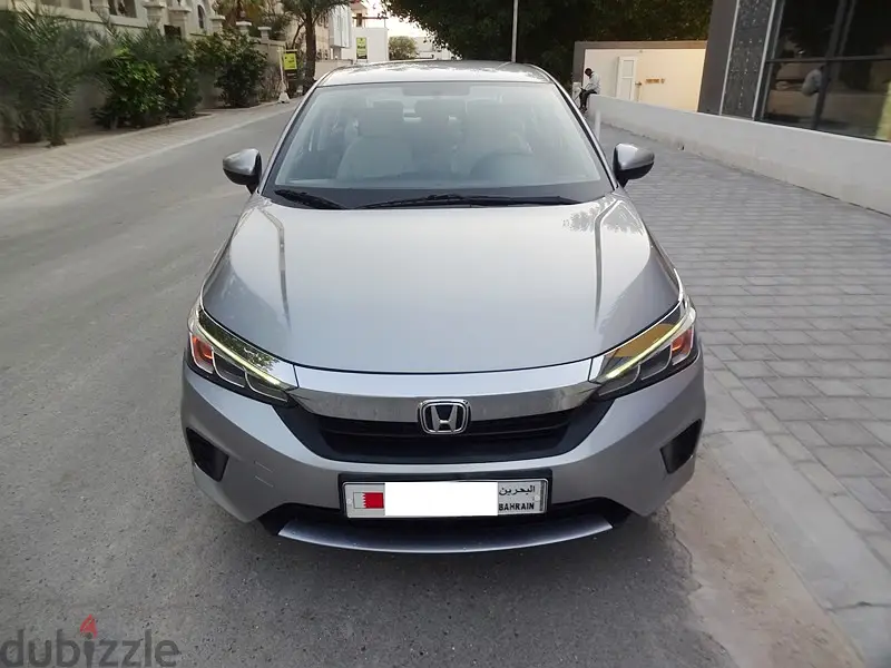 هوندا ستي 1.5 لتر عام 2023 فضي، تم صيانتها بواسطة الوكيل، ومشمولة بالضمان، مع نظام التشغيل بالدفع