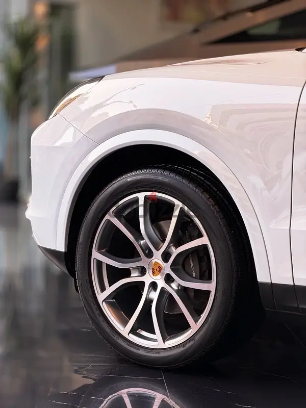 Porsche Cayenne 2019444240943394344962