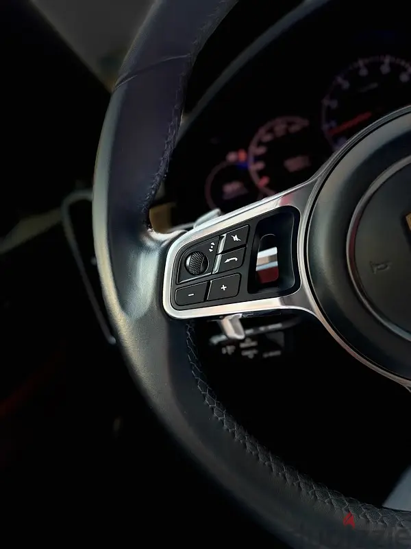 Porsche Cayenne 20194442409433943449614