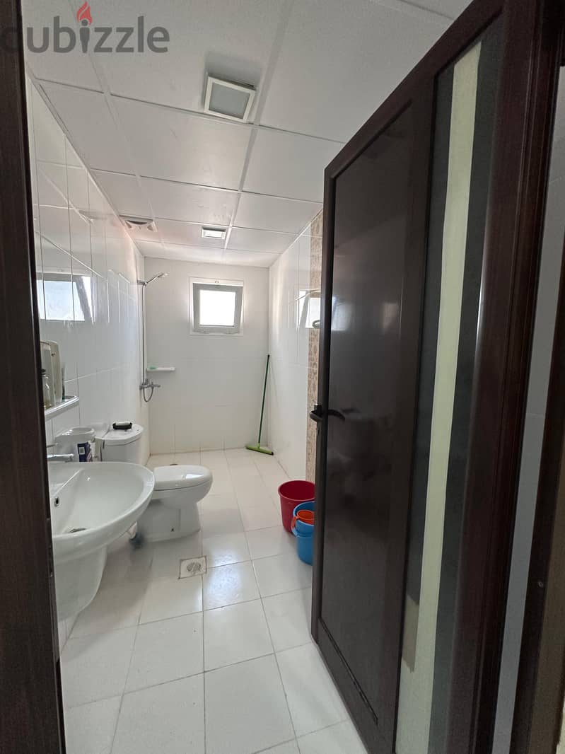 Fully Furnished Room Available For Exe. Bachelor or Couples (Kerala) 1