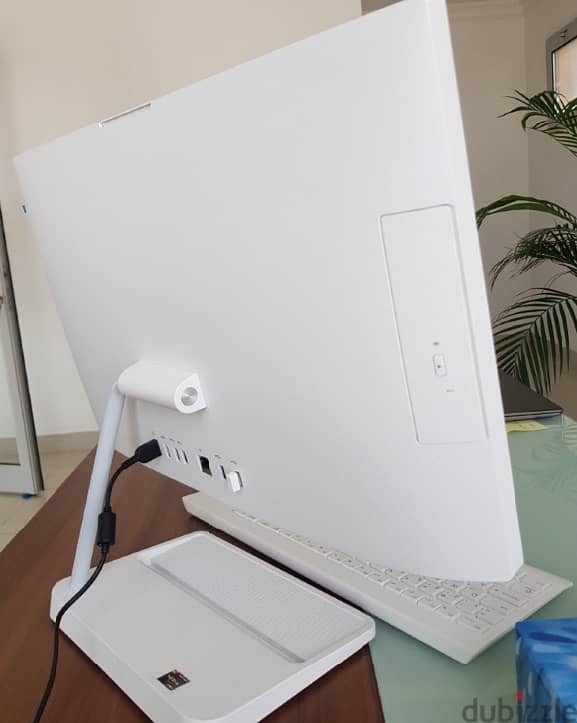 LENOVO AIO3 Desktop Computer with 24-inch FHD Screen and Ryzen 7 core 1